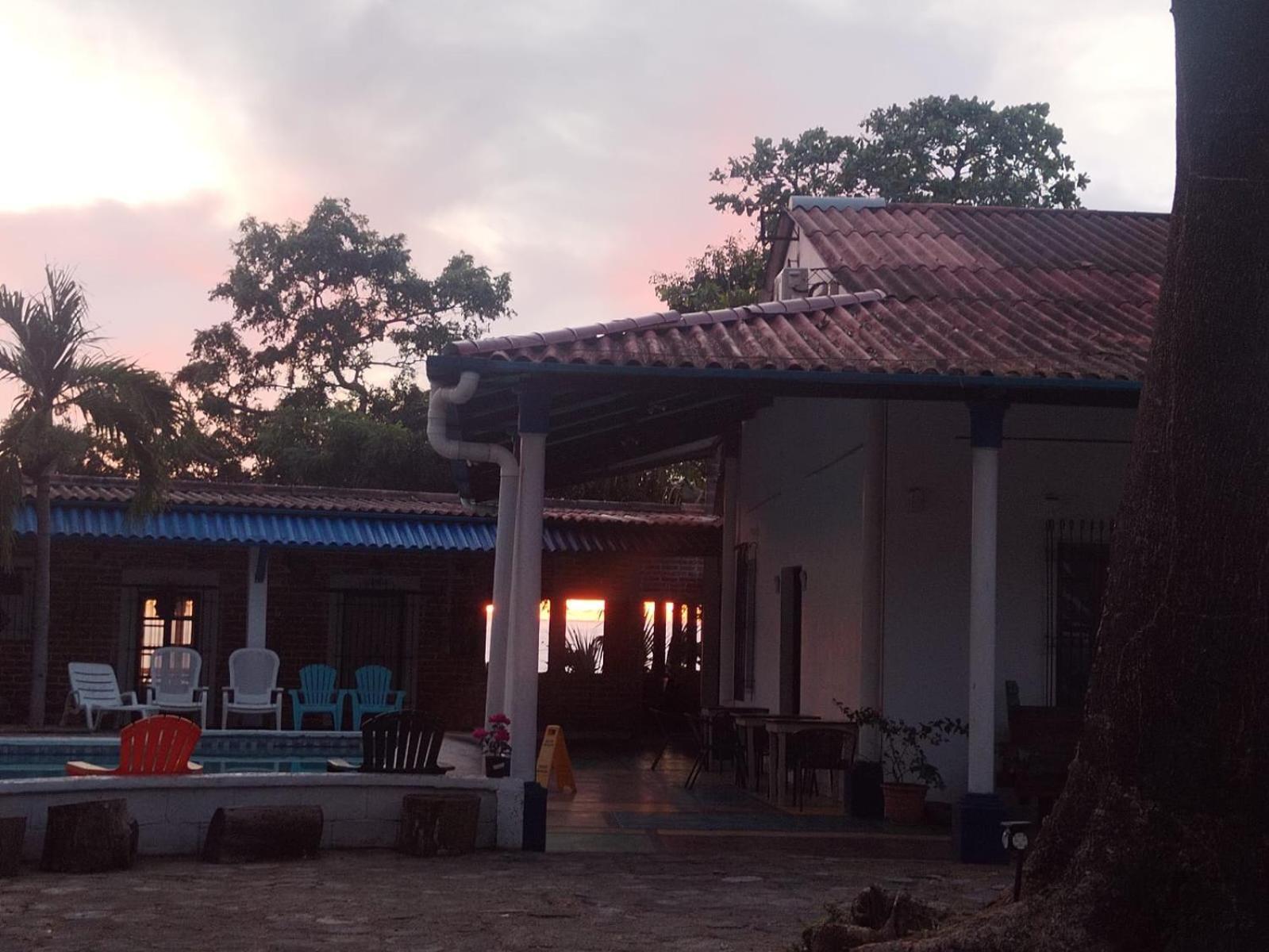 Chilamar Surf Lodge 拉利伯塔德 外观 照片